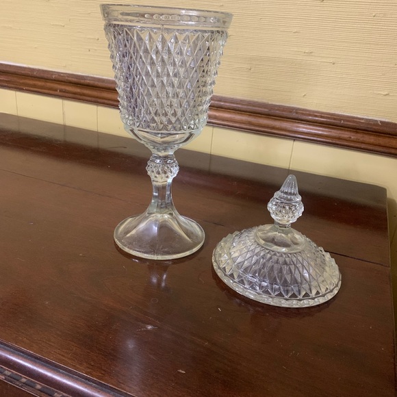 Elegant Crystal Goblet with Lid - Picture 3 of 3